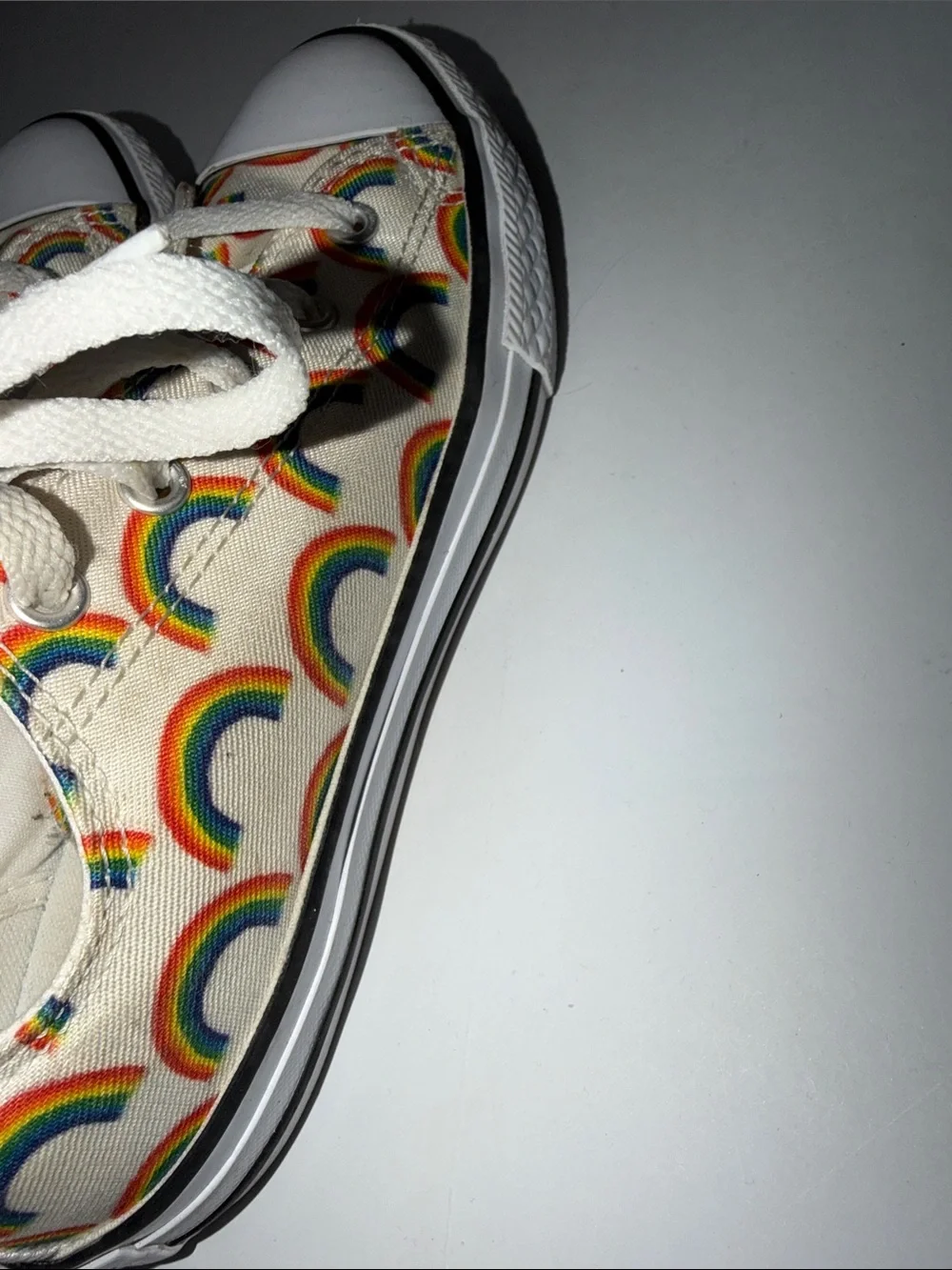 Converse Kids White Canvas Low-Top Sneakers with Rainbow Size 3